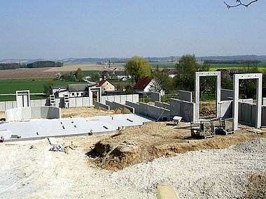 EDER Betonelemente für den Friedhof Hargelsberg